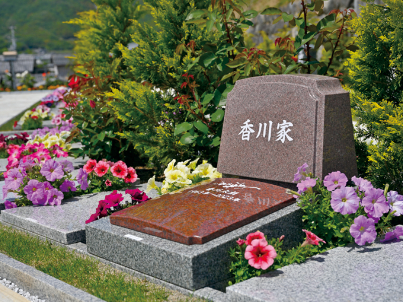 バラ香る安らぎの樹木葬