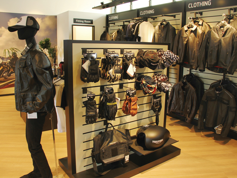 女性ライダー急増中!!スタイリッシュに走りを楽しもう!!