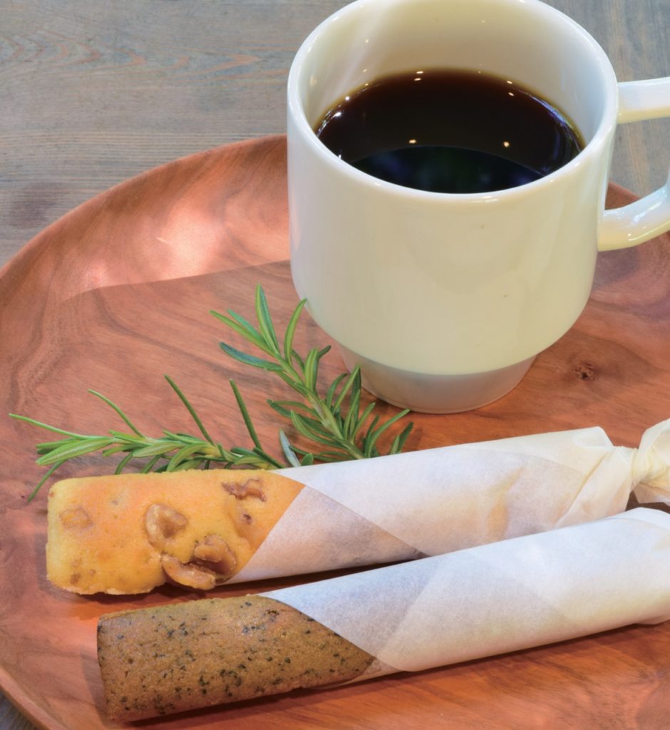 自然の中で楽しむ本の世界、開放的な空間が心地いい素敵な時間