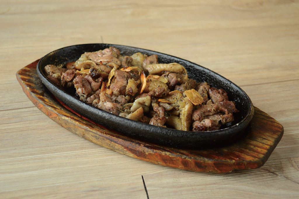 美味しい地鶏が味わえる居酒屋店