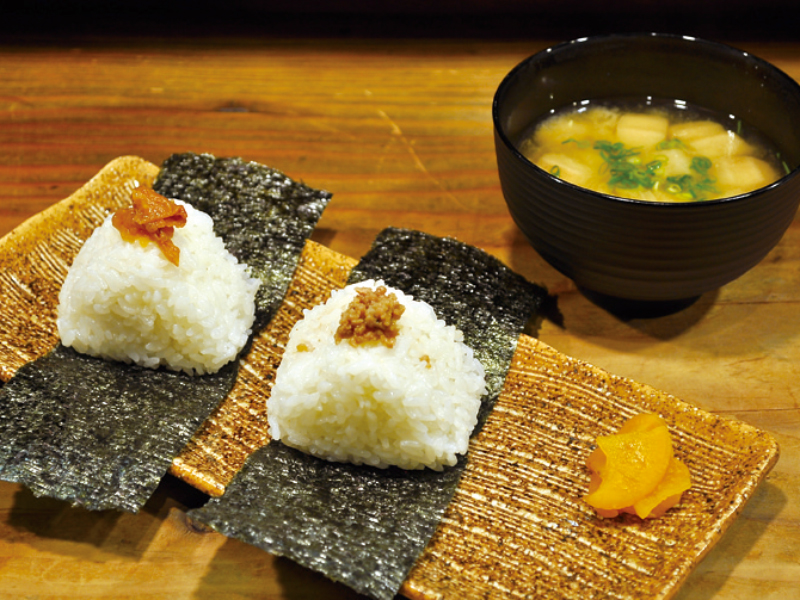 ホッとひと息つけるおにぎり屋でちょい呑み