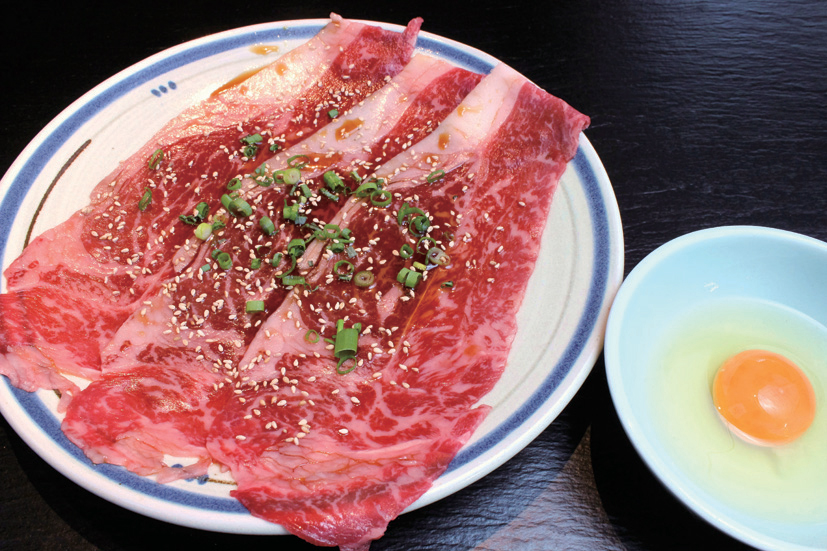 炭火で焼き上げる絶品焼肉を堪能！