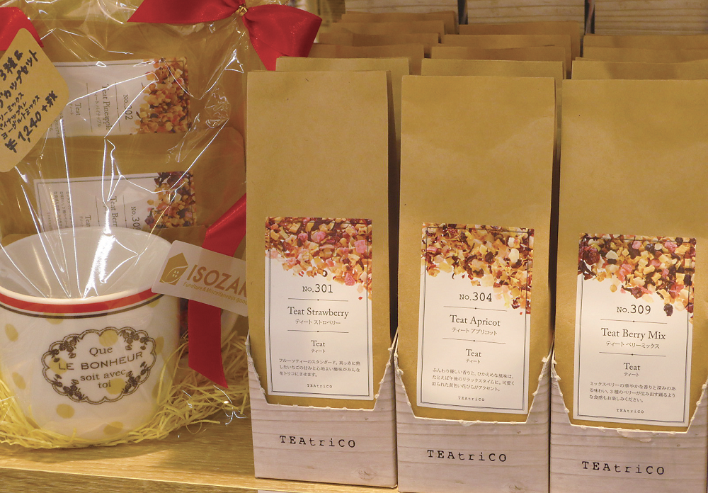 『リビンズ イソザキ』夏の空間づくりにピッタリの夏小物、 ギフト雑貨も続々入荷中!!