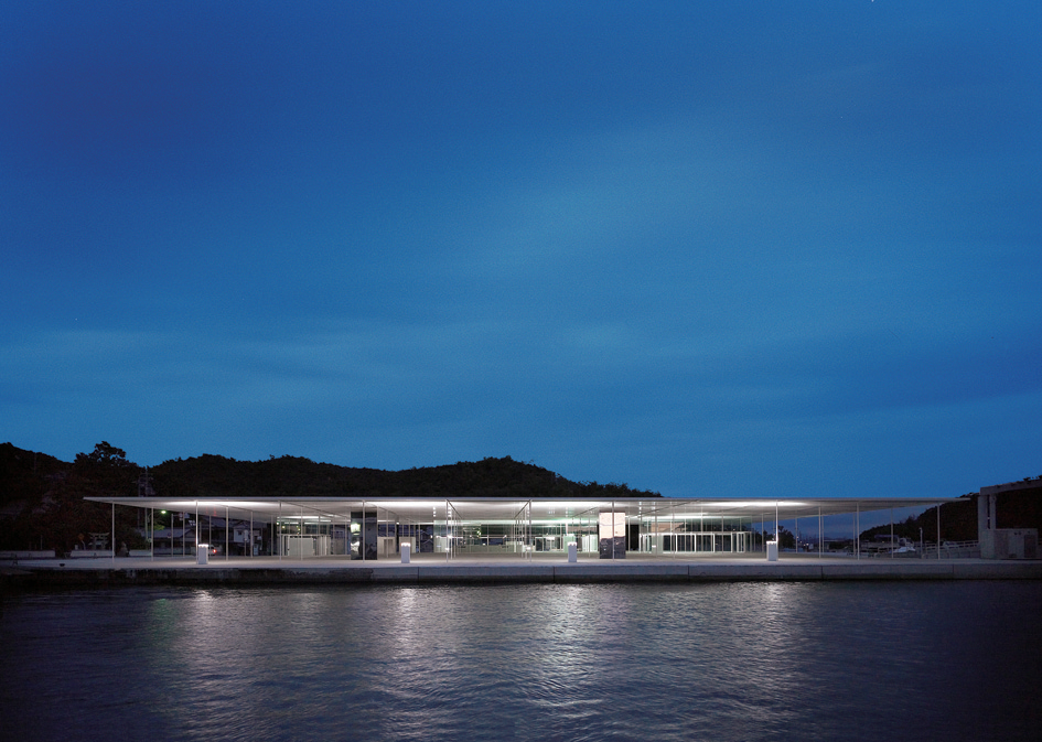 SANAAデザインのターミナルが東の玄関・直島港に新たに完成！