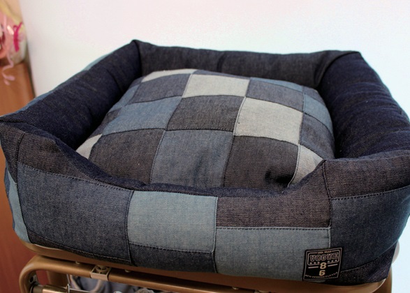 ワンちゃんにピッタリな服をハンドメイド