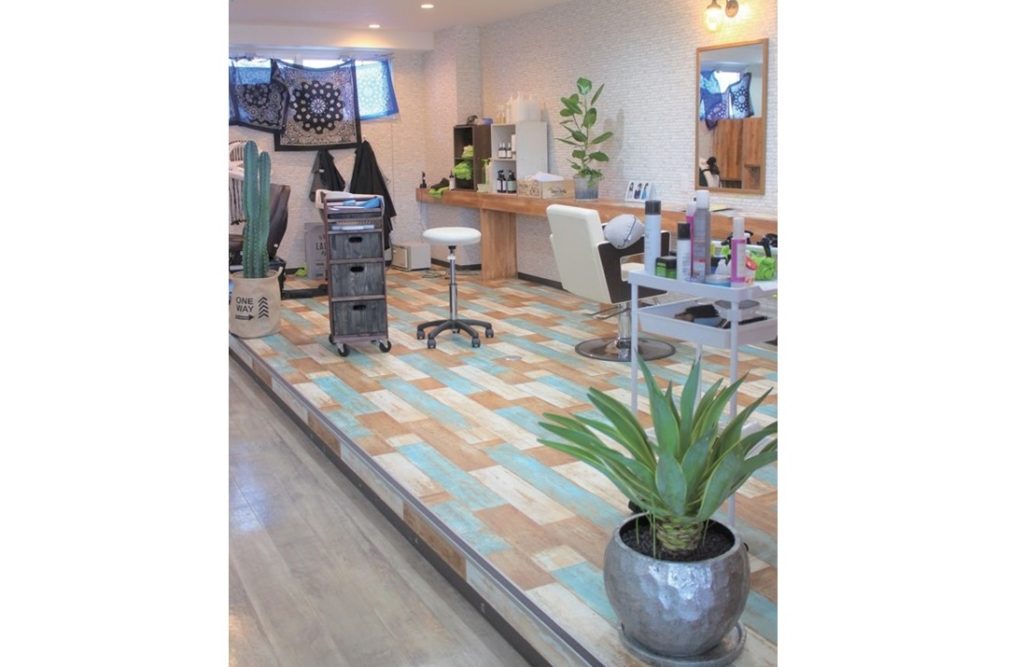 経験豊富なオーナーが創り出す絶妙カラーにうっとり