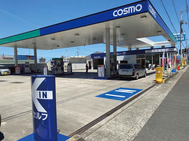 ガソリンスタンドに併設した車検工場とコインランドリーがあるお店!