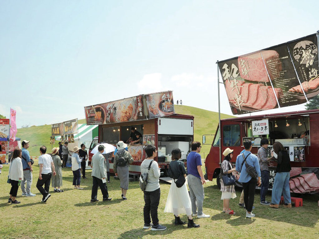 終了しました。5月11日（土）、12日（日） 美味しいものが盛りだくさん！ B級ご当地グルメが大集合『第9回 四国B級ご当地グルメフェスタinまんのう公園』