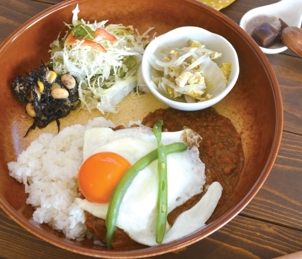 広いキッズスペースを完備！ママに大人気のカフェが１１／１１で１周年♪