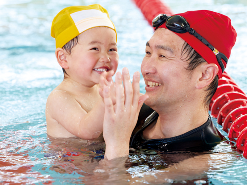 楽しく学びながら健康と技術を身につけるスイミングスクール！