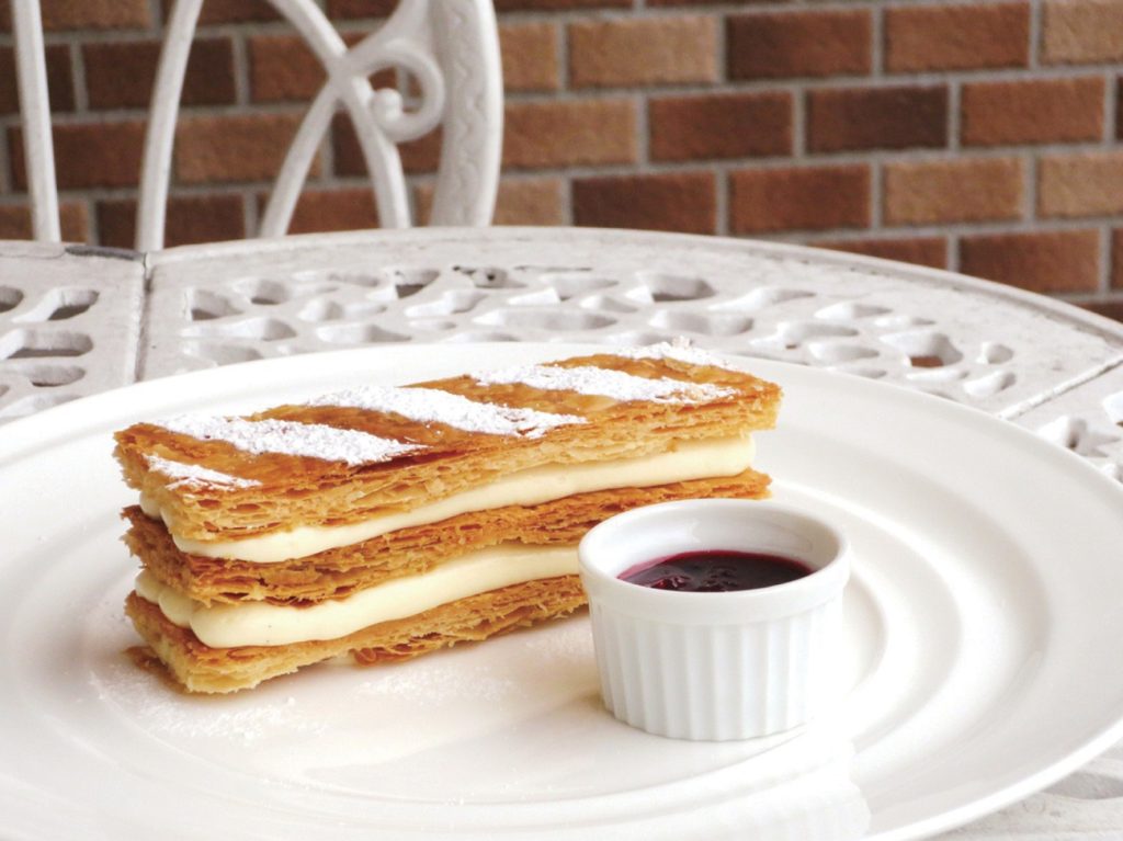 『Dessert salon sucre』スイーツが彩る美しく芸術的な一皿