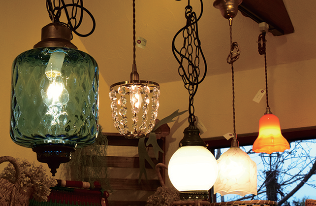 『Mia casa』世界の雑貨とアンティークの店。外国のアンティーク商品も多数