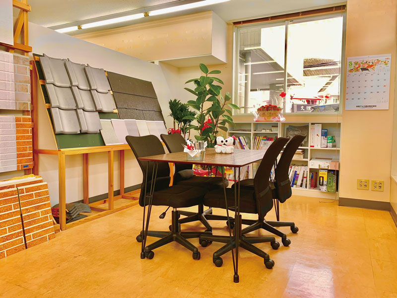 ALAXは 『お家のかかりつけ医』を目指す 地域密着型のお店です。