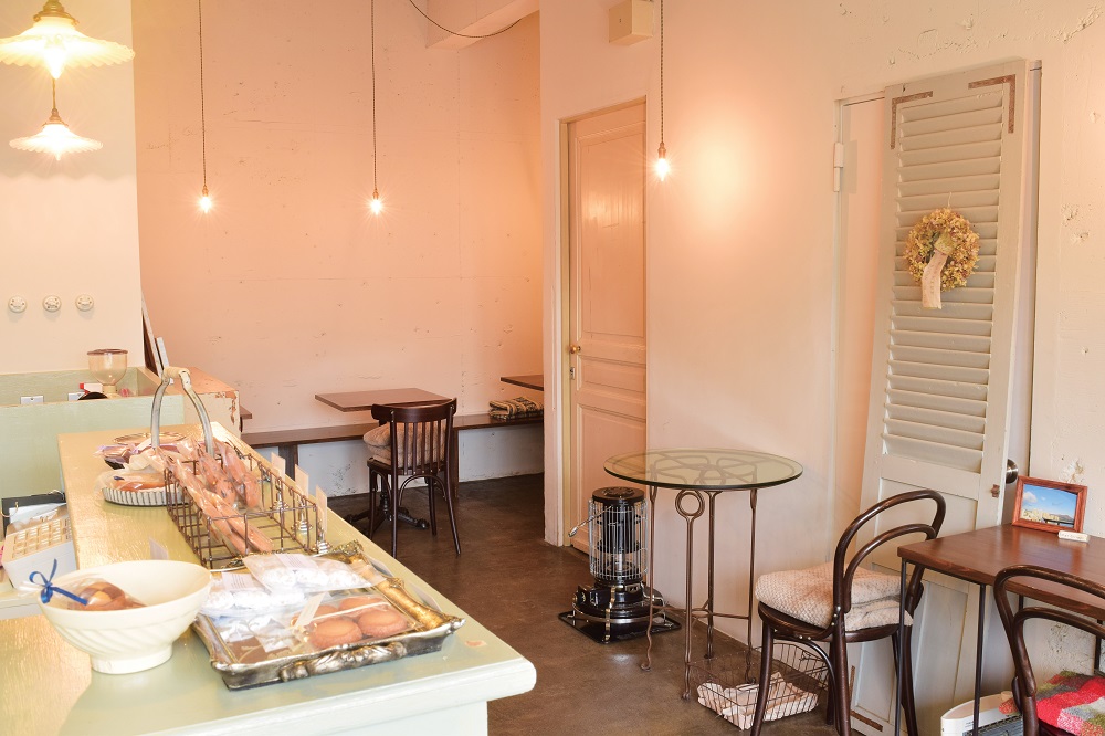 『sourire salon de thé』街のお菓子屋さんで人気の旬の苺を使った爽やかムース