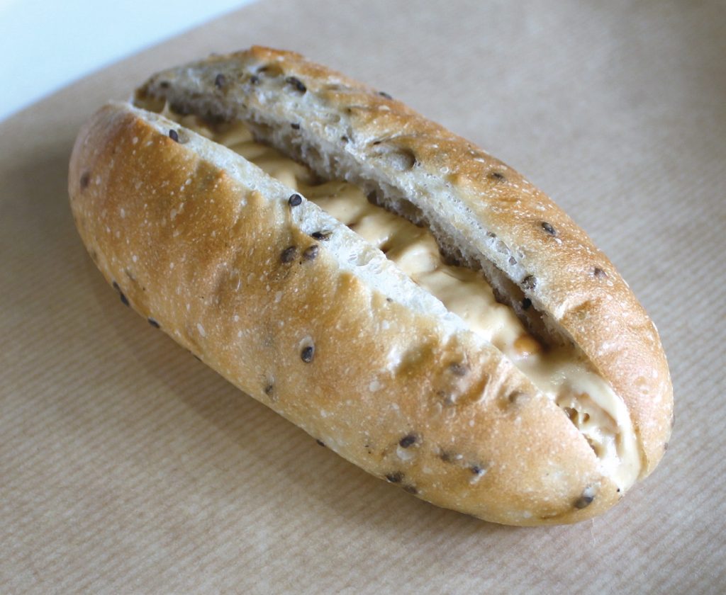 『カトルセゾン』お子さまも食べやすいソフトパンが充実♪外観もパンの並べ方も可愛いお店！