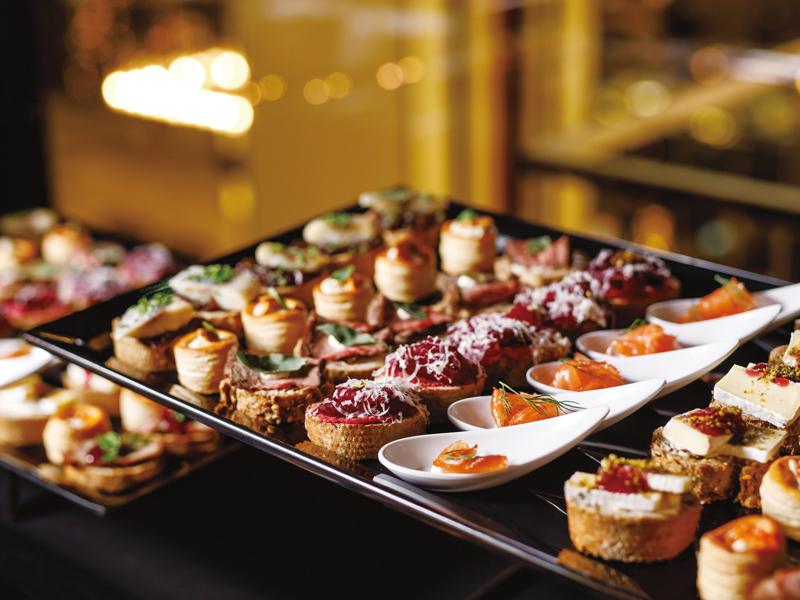 大好評のAnniversaryディナーで特別なひとときを過ごして