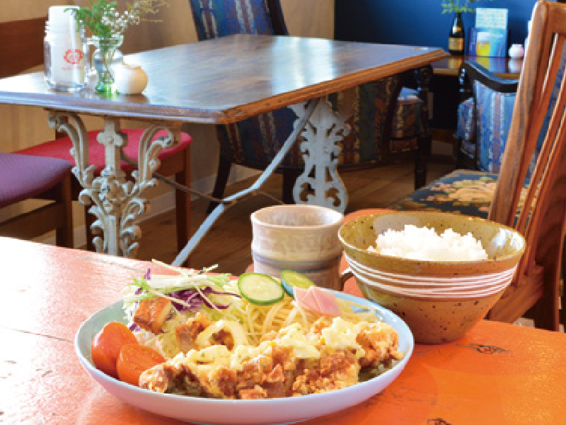 「海と珈琲 パーラー神在」訪れた人を癒す素敵な時間