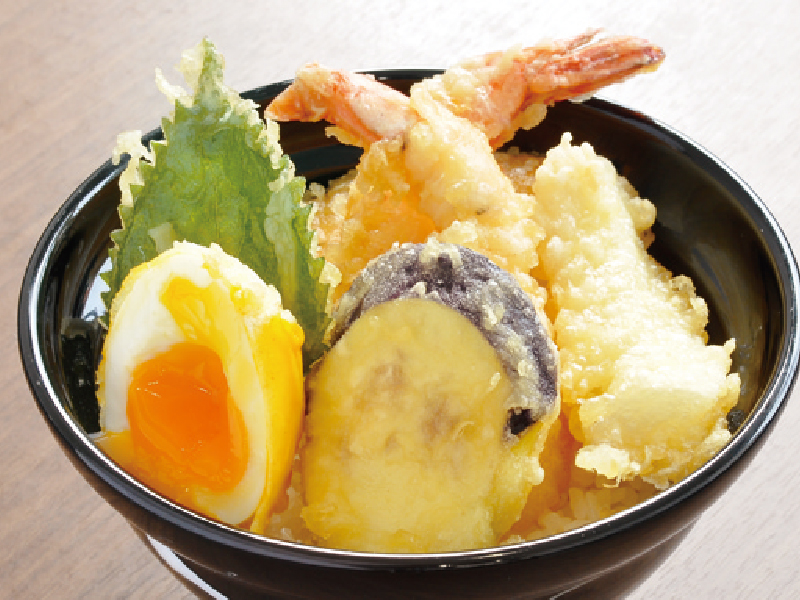 揚げたての天ぷらを手頃な価格で楽しめる専門店『天麩羅処 たなか』