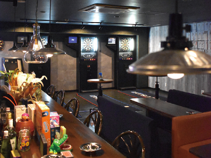 お酒にダーツにカラオケと楽しいひと時を大切な人と『DARTS BAR REGALO』