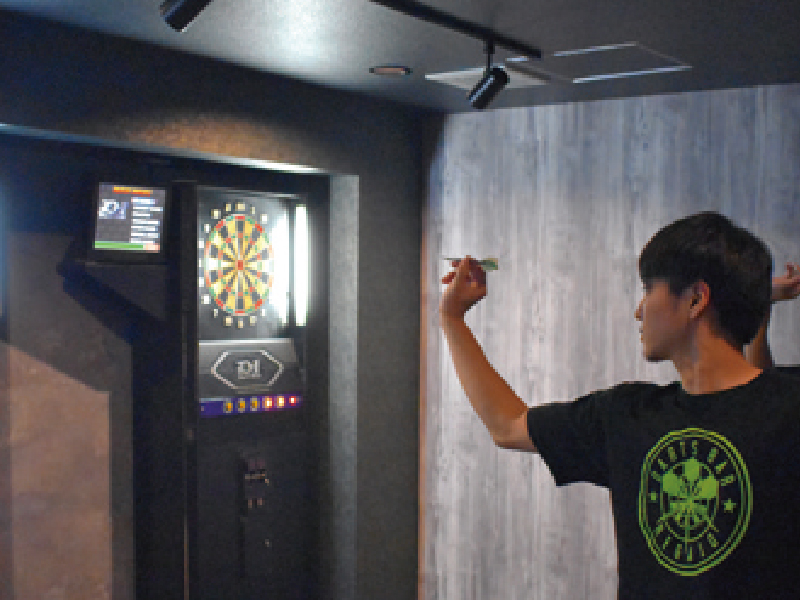 お酒にダーツにカラオケと楽しいひと時を大切な人と『DARTS BAR REGALO』