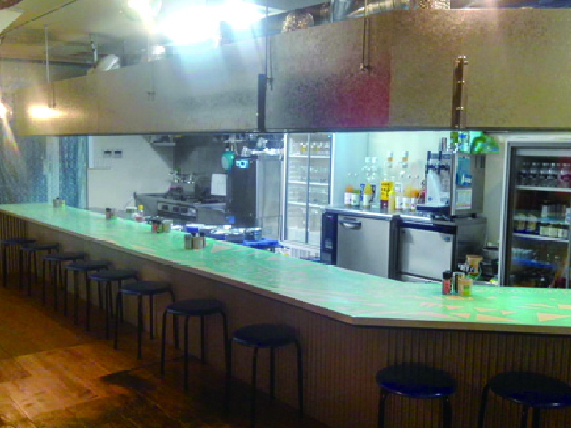 『二代目めんめ焼き とさか』備長炭で自分好みの焼加減を堪能