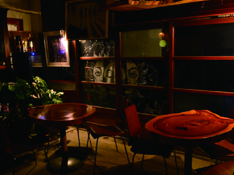 『仏生山 ワイン&カクテル 2483』ふらりと立ち寄って自分らしい時間を