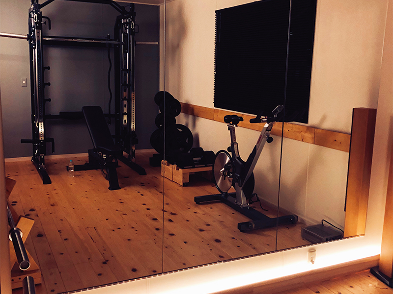 自然に囲まれたプライベートジムで理想のボディメイク！