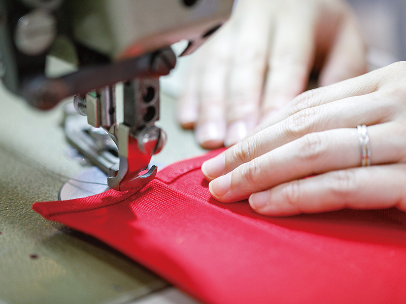 ながく愛されるものづくりが、 私たちの基本です