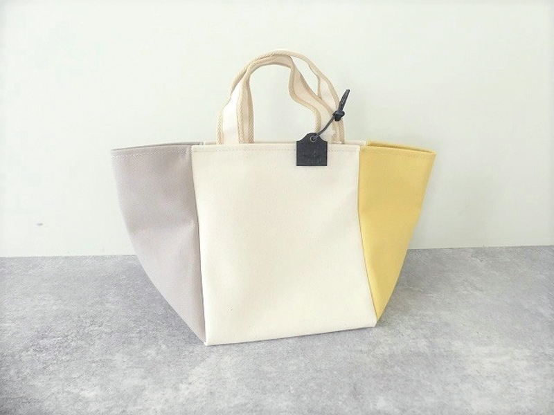 シンプルで着ごこちのいいセレクトで人気のお店！