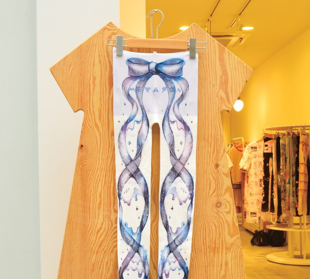 身まとう色とりどりのアート！ワンピースとタイツのお店がＯＰＥＮ