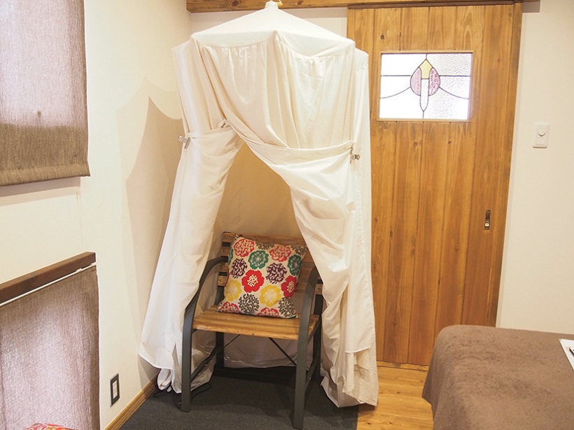 筋肉の緊張をゆっくりとほぐし、リンパの流れる環境に導く