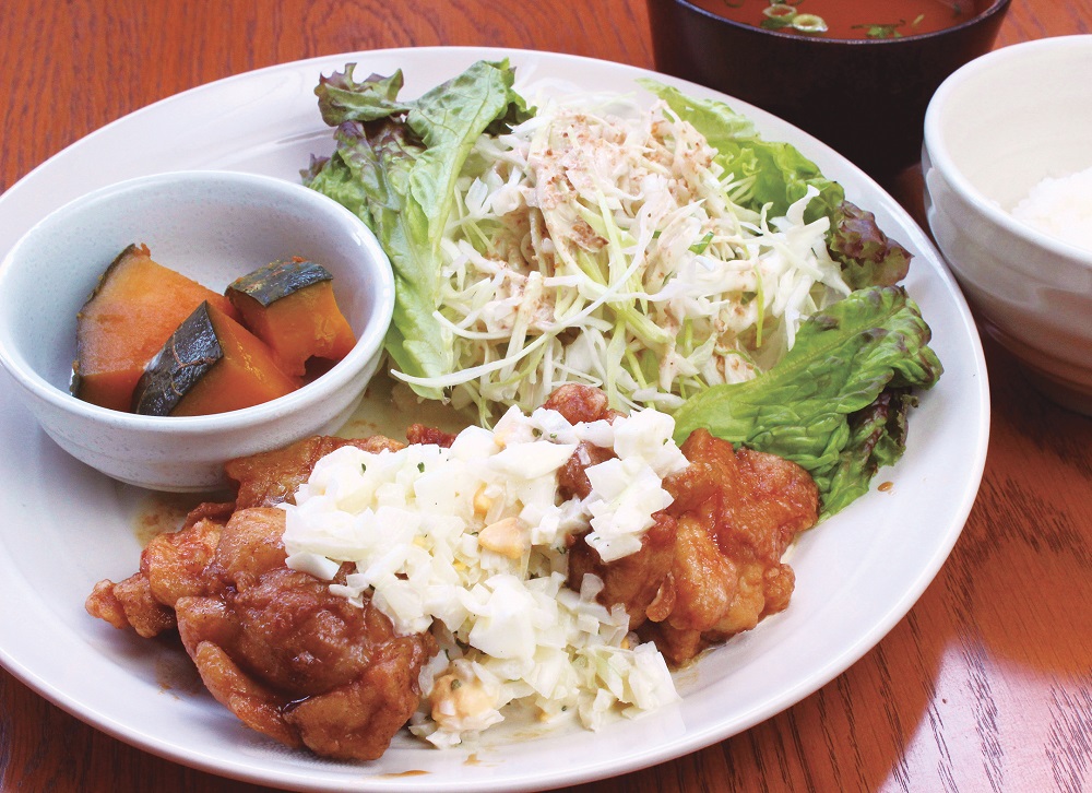 『みんなの食堂』日替わりor週替わりランチで登場の出来立て手づくりチキン南蛮！