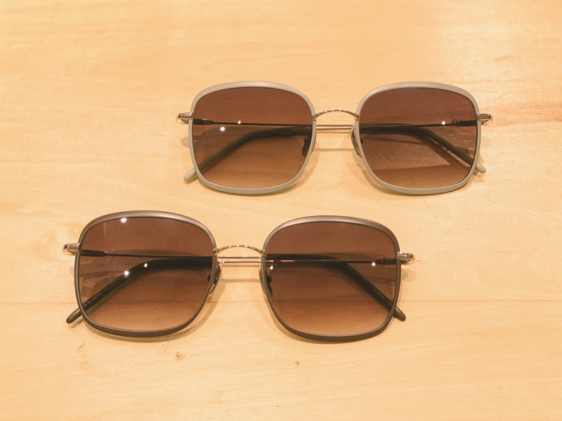 “眼鏡を着る”。“眼鏡で遊ぶ”。オトナの女性の眼鏡選びを提案。