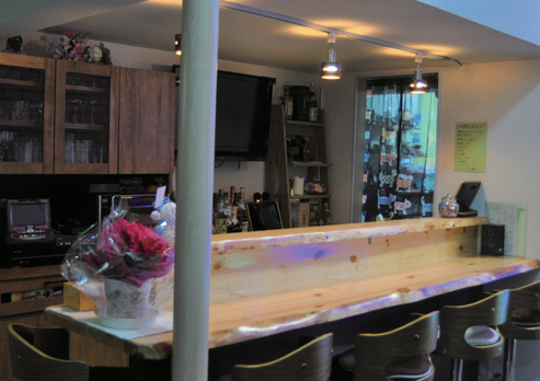 『ミュージックカフェバーオリオン』カラオケ×軽食×整骨院！同施設内で楽しめる！