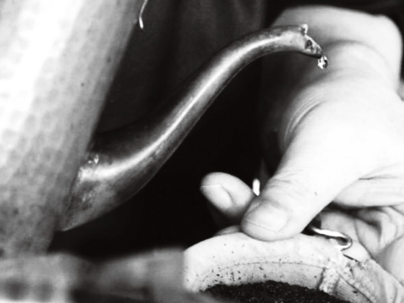 『Craftsman’s Factory　クラフトマンズ ファクトリー』こだわりの深煎り自家焙煎珈琲を ネルドリップで味わえる専門店【香川県高松市松縄町／高松市屋島西町】