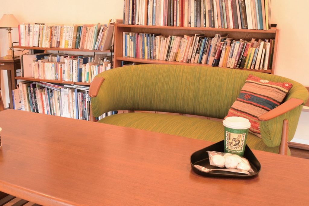 『パラティッシ』2階がくつろぎのブックカフェに！