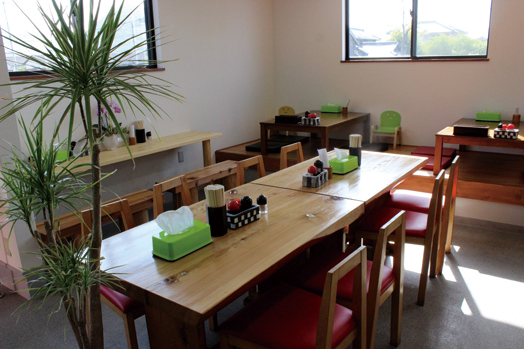 『山もり』ツルツルもちもちのこだわりうどんを堪能！