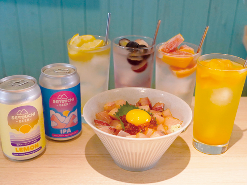 創作料理とカラフルなお酒で会話を弾ませて