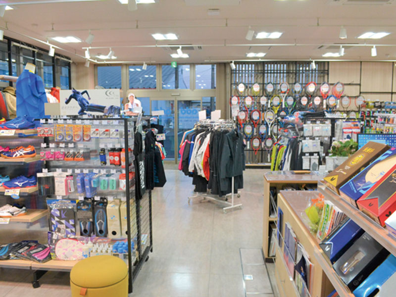 全国でも有数規模のラケットスポーツ専門店に
