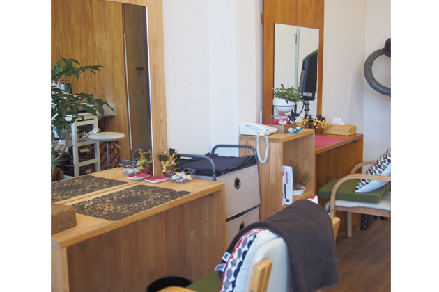 『花花り』髪に優しいヘナを使用し、ダメージの少ない白髪染め