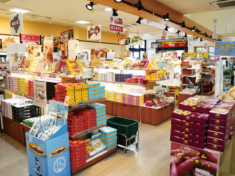 『津田の松原サービスエリア 下り線』四国旅のはじまりにうどんを食べてひと息 地元の人も気軽に立ち寄れるウェルカムゲートも【香川県さぬき市津田町】