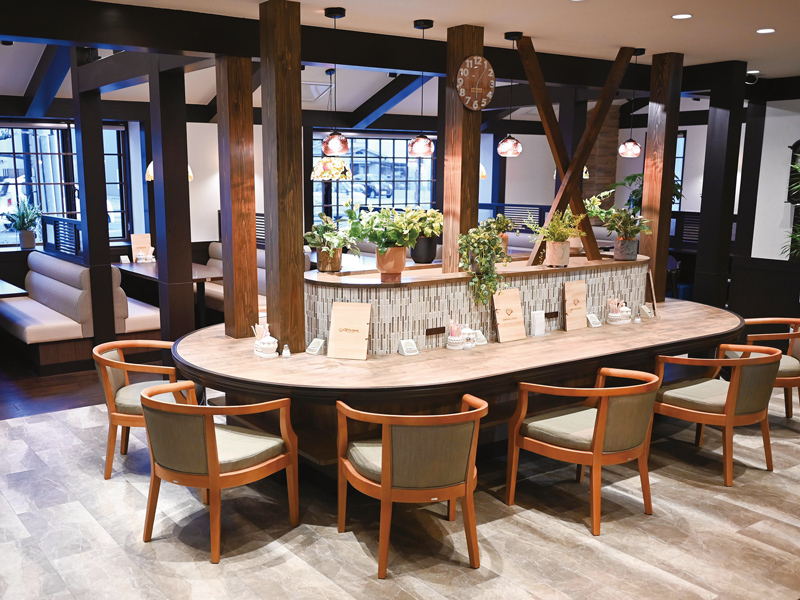 1周年を迎えるカフェ、自慢の自家焙煎珈琲でお客様に幸せなひとときをお約束します。