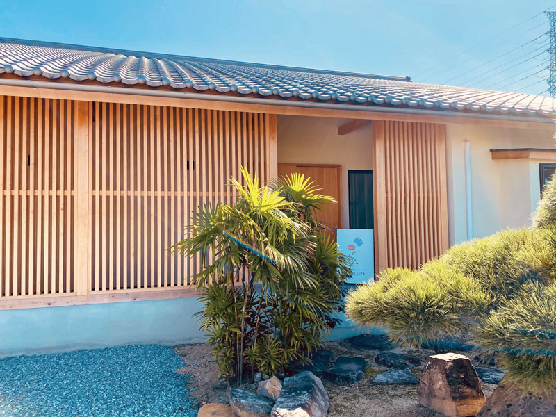 女性のための完全予約制のプライベート空間。 土日も営業しているので、気軽にご相談を！！