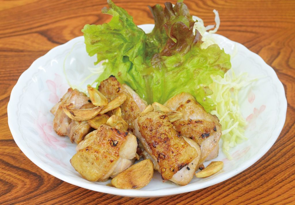 瀬戸赤どりを使用した地元食材の料理