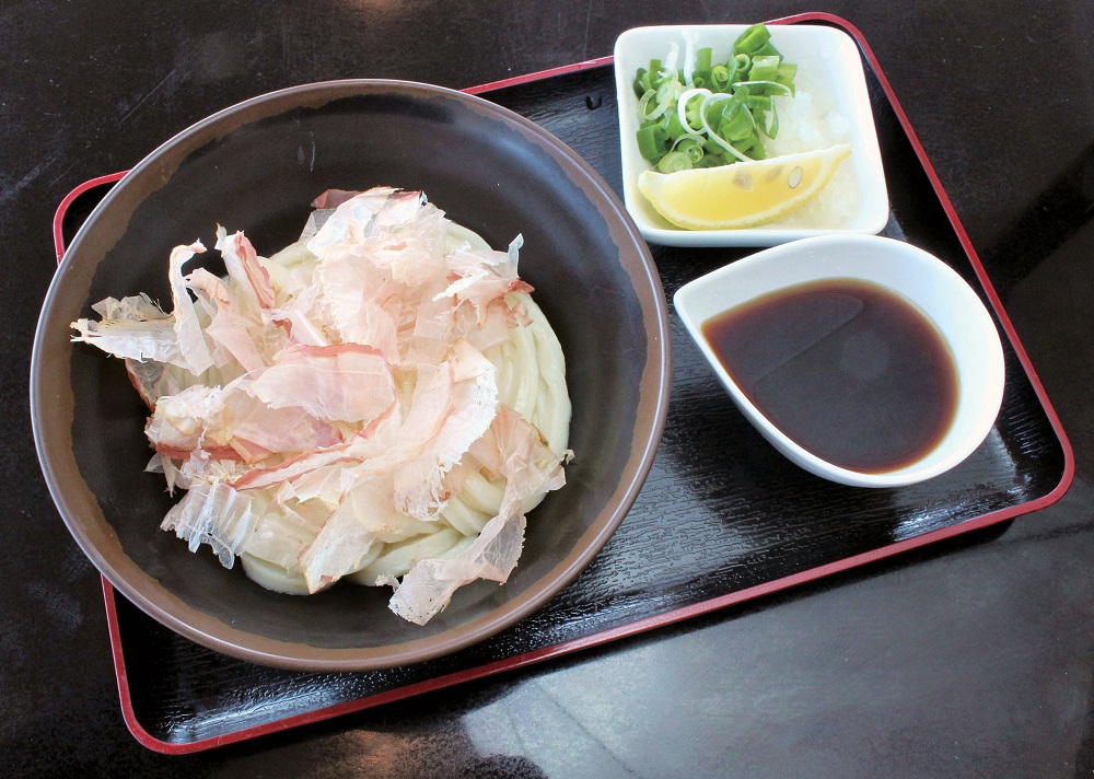 『こだわり手打ちうどん 山』無添加の天然ダシとベストマッチなもっちりコシのある手打ち太麺