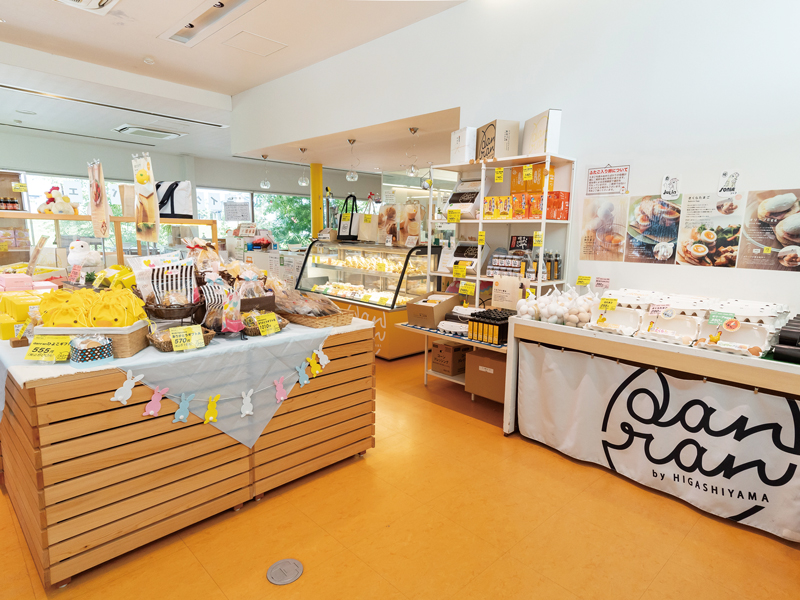 濃厚で新鮮な卵をたっぷり使ったふんわりパンケーキとプリンパフェ♡