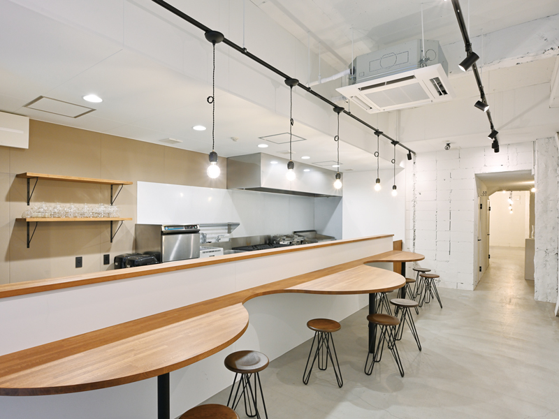 『TORI TORI KITCHEN　トリトリキッチン』デートや女子会におすすめ！ おしゃれな店内と美味しい料理に会話も弾む【香川県高松市百間町】