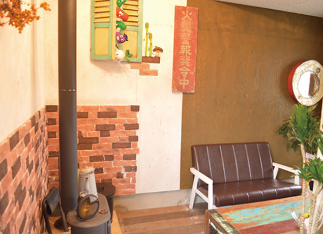 『Farmer’s Market こんちゃんち　ファーマーズマーケット こんちゃんち』新鮮野菜とセレクトした食品などが集まるお店