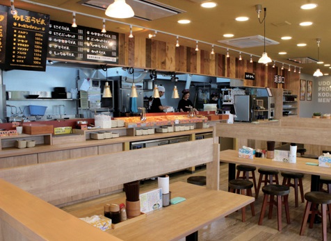 『こだわり麺や』看板メニュー・カレ玉うどんで新展開！