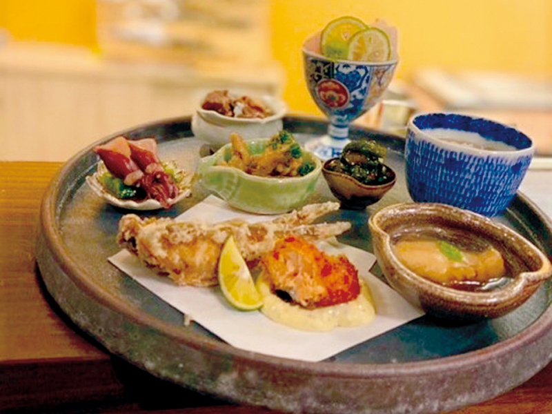 旬の魚や野菜を中心に和食をベースにした創作料理を